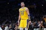 NBA杯湖人客战灰熊 东契奇状态升级为出战成疑 此前已缺席3场！